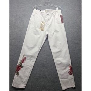 NWT TrueSlim Jeans Womens 16 White Floral Embroidered Mid Rise Stretch Jeggings